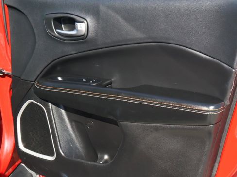 Used 2017 Jeep Compass Latitude w/ Popular Equipment Group image 17