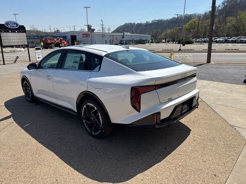 New 2026 Kia K4 GT-Line Turbo FWD image 5