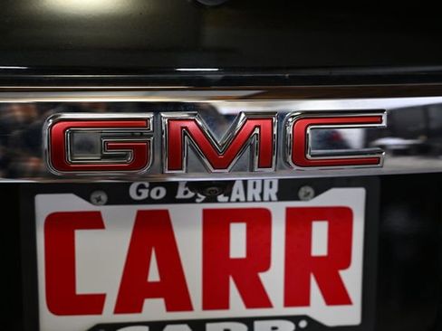 Used 2023 GMC Acadia SLT image 9