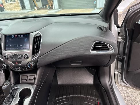 Used 2017 Chevrolet Cruze LT w/ Sun And Sound Package image 29