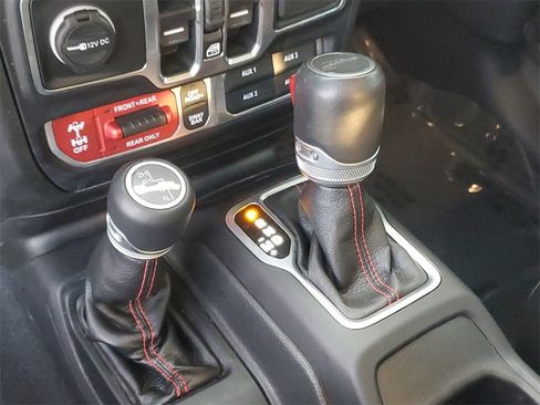 Used 2022 Jeep Gladiator Rubicon w/ LED Lighting Group image 32