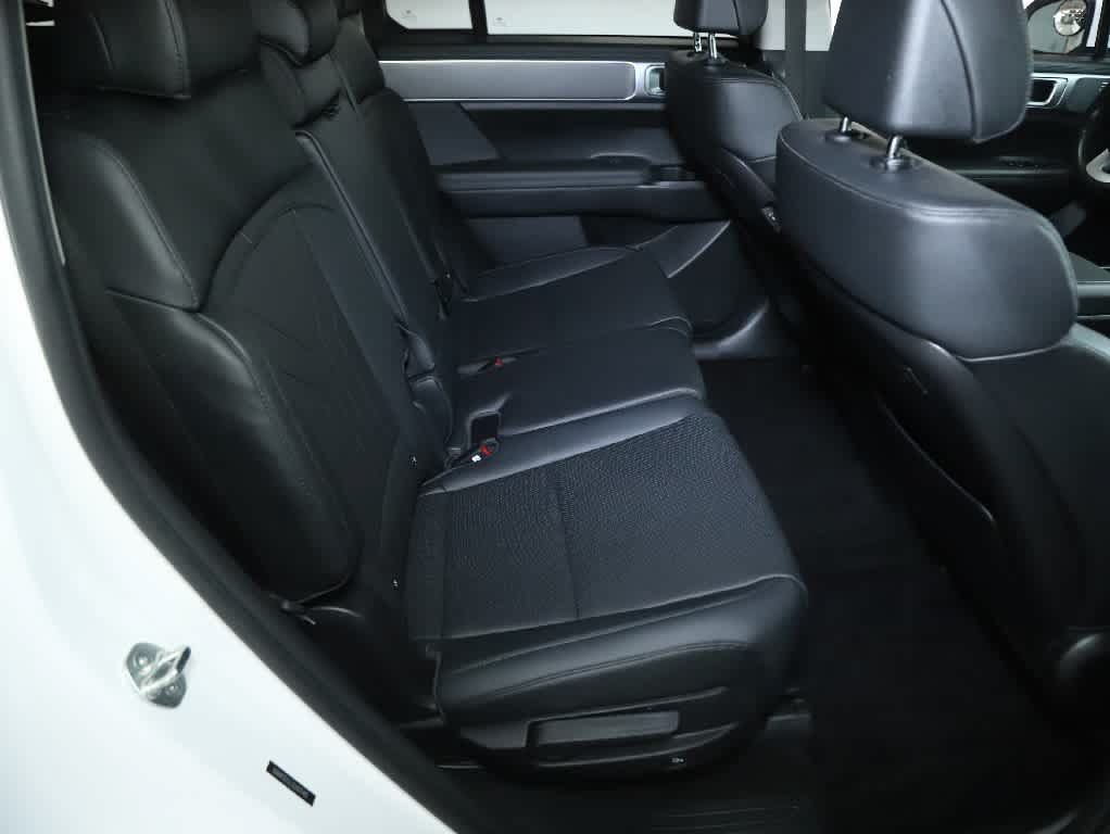 Used 2025 Hyundai Santa Fe SEL AWD/4WD image 32
