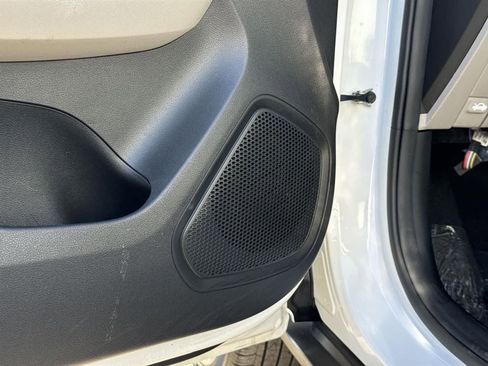 Used 2022 Hyundai Venue SEL image 36