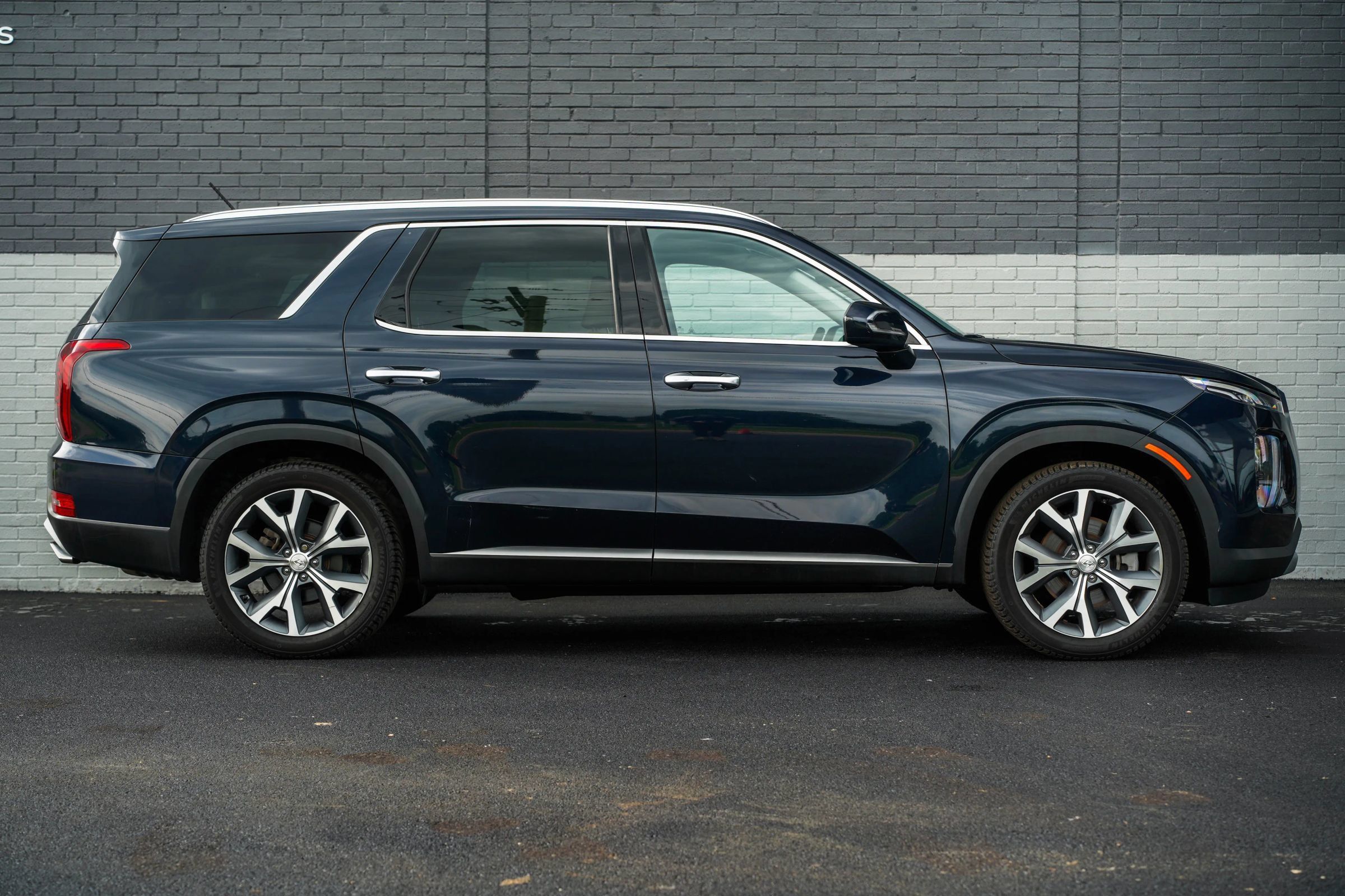 Used 2020 Hyundai Palisade SEL w/ Premium Package AWD/4WD image 4