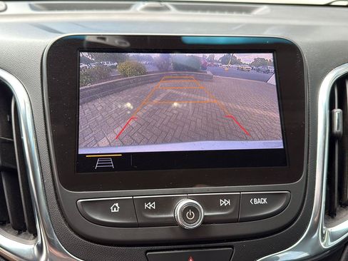 Used 2021 Chevrolet Equinox Premier FWD image 23