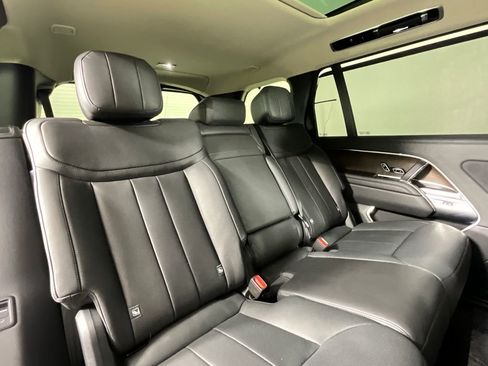Used 2025 Land Rover Range Rover Long Wheelbase SE AWD/4WD image 23