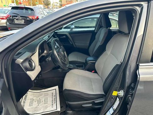 Used 2016 Toyota RAV4 XLE image 10