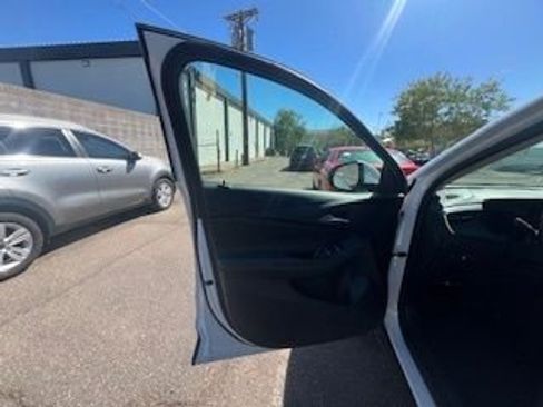 Used 2025 Buick Encore GX Preferred image 14