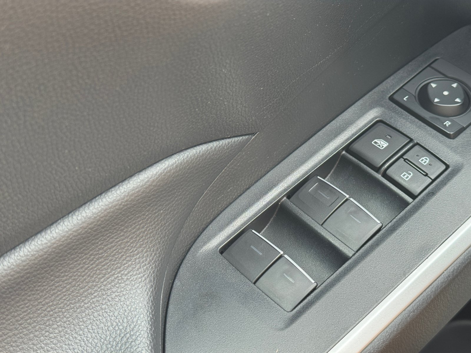 Used 2024 Toyota RAV4 XLE FWD image 17