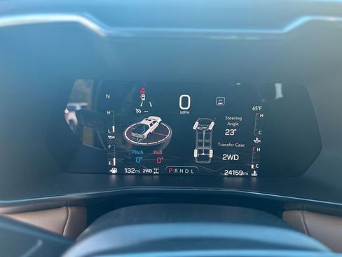 Used 2023 GMC Canyon AT4 w/ AT4 Premium Package image 16