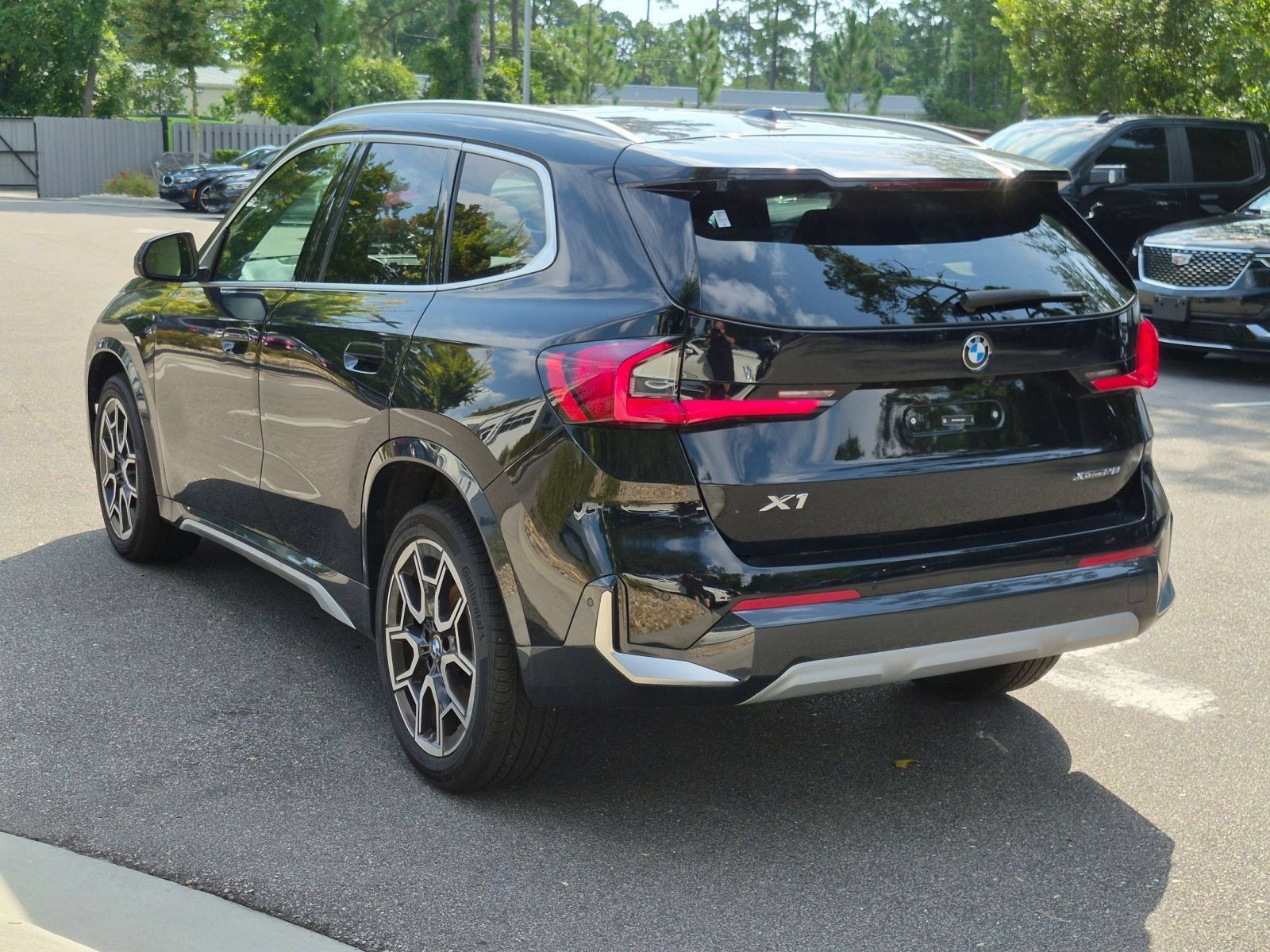 Used 2025 BMW X1 xDrive28i w/ Technology Package AWD/4WD image 5