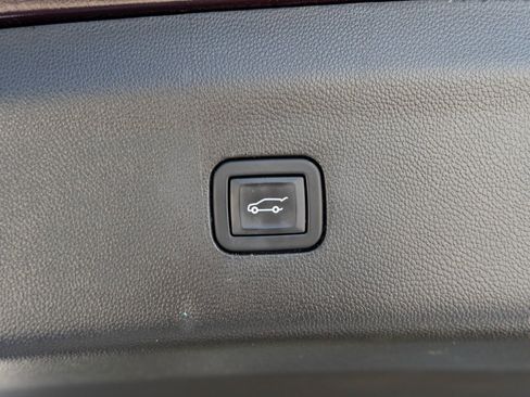 Used 2023 Buick Enclave Avenir image 38