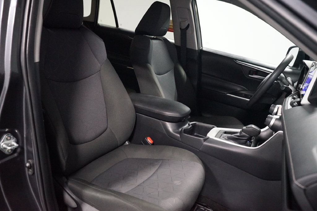 Certified 2025 Toyota RAV4 XLE FWD image 28