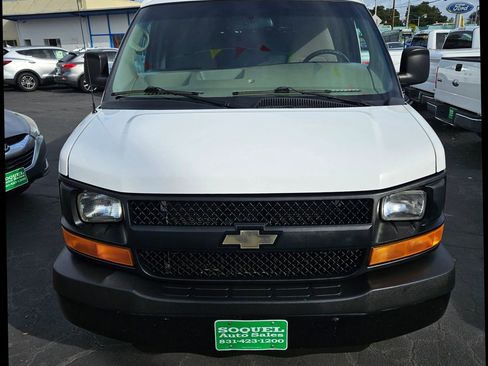 Used 2015 Chevrolet Express 2500 image 2