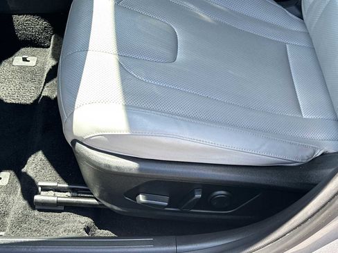 Certified 2024 Hyundai Elantra Limited FWD image 12