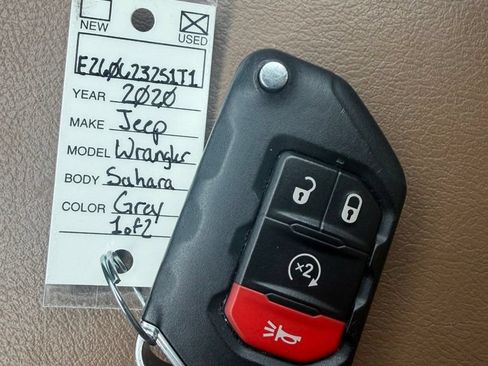 Used 2020 Jeep Wrangler Unlimited Sahara AWD/4WD image 31