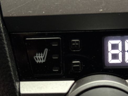 Used 2015 Subaru Legacy 2.5i Premium image 31