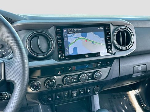 Used 2020 Toyota Tacoma TRD Off-Road w/ TRD Premium Off Road Package AWD/4WD image 13