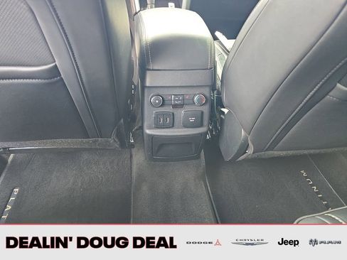 Used 2019 Ford Explorer Platinum image 27