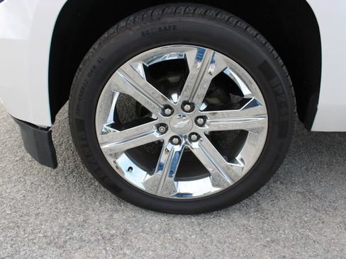 Used 2020 Chevrolet Tahoe Premier AWD/4WD image 12