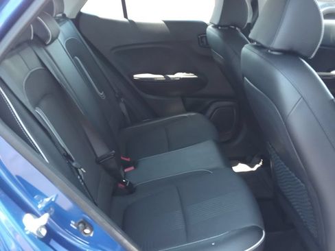 Used 2022 Hyundai Venue Limited FWD image 22