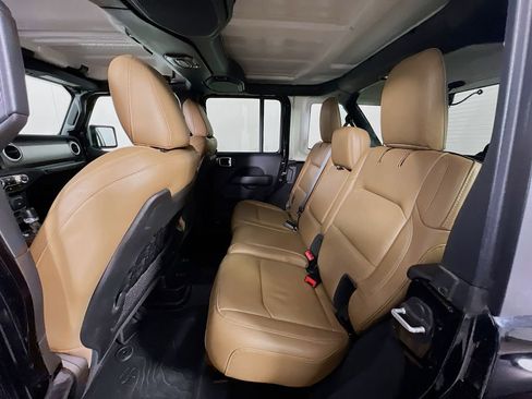 Used 2021 Jeep Wrangler Unlimited Rubicon image 25