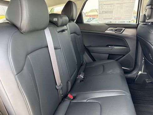 New 2026 Kia Sportage EX image 18