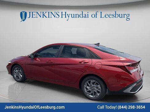 Certified 2024 Hyundai Elantra SEL FWD image 7
