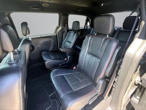 Used 2019 Dodge Grand Caravan GT FWD image 18
