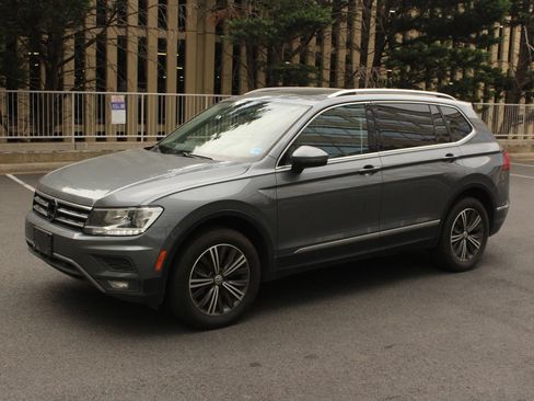 Used 2019 Volkswagen Tiguan SEL AWD/4WD image 12
