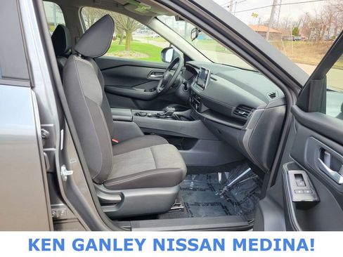 Certified 2025 Nissan Rogue SV image 49