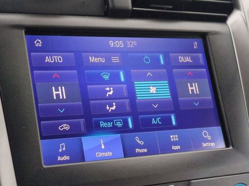 Used 2020 Ford Fusion SE image 30