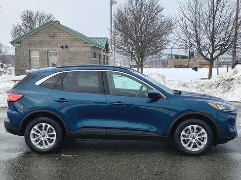 Used 2020 Ford Escape SE image 8