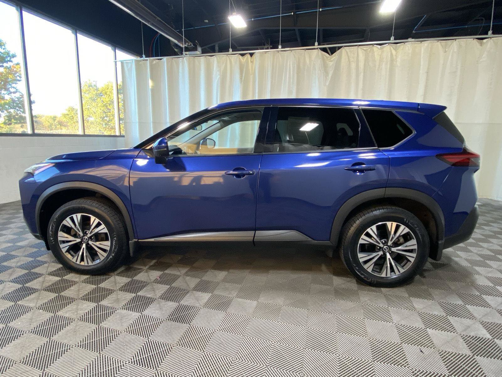 Used 2021 Nissan Rogue SV FWD image 4