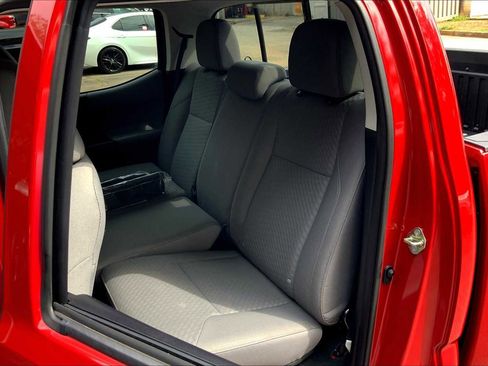 Certified 2020 Toyota Tacoma SR image 18