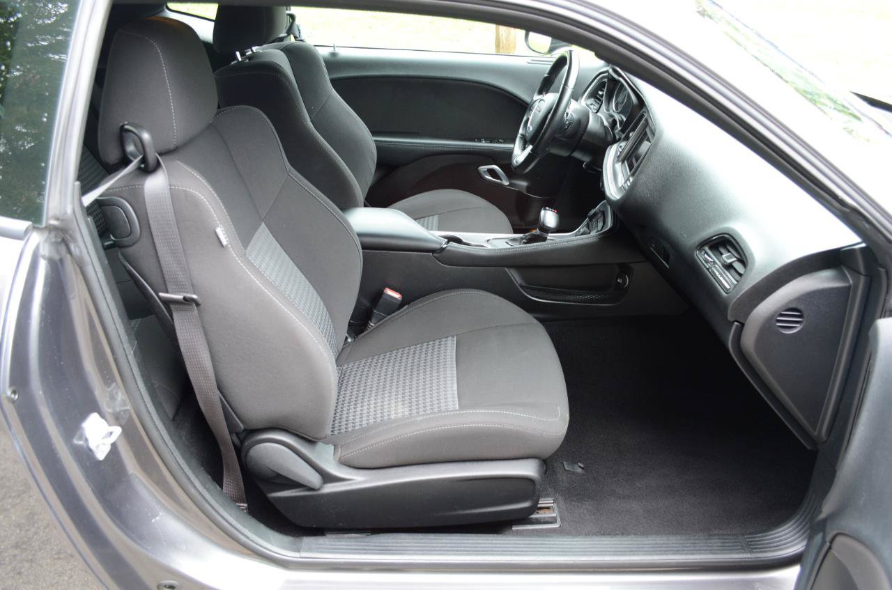 Used 2022 Dodge Challenger GT RWD image 17
