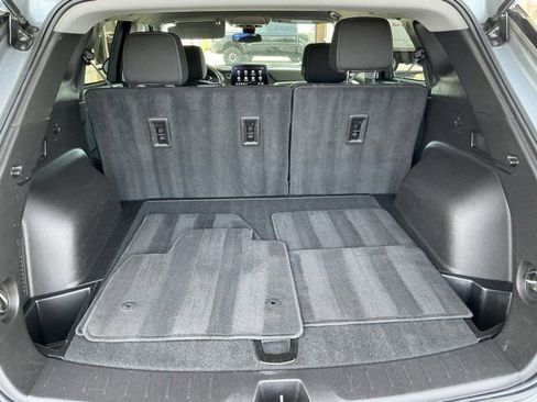 Used 2025 Chevrolet Blazer LT FWD image 16
