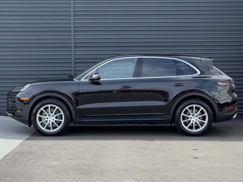 Certified 2024 Porsche Cayenne image 2