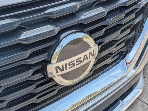 Used 2021 Nissan Rogue Platinum image 10