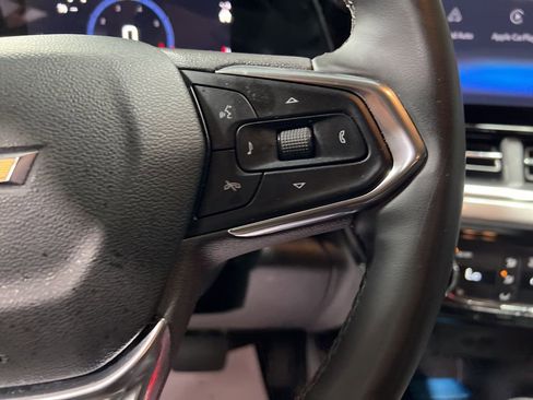 Used 2025 Chevrolet Trax LT w/ LT Convenience Package image 25