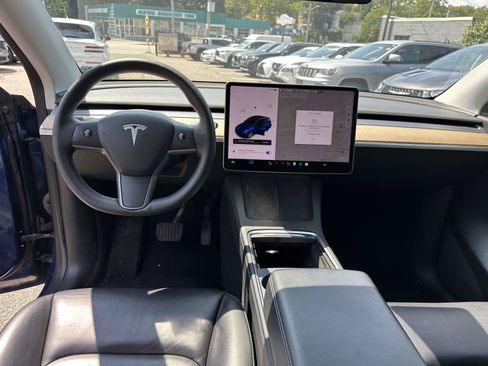 Used 2021 Tesla Model Y Long Range AWD/4WD image 20