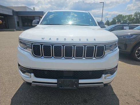 Used 2024 Jeep Wagoneer L Series II AWD/4WD image 7