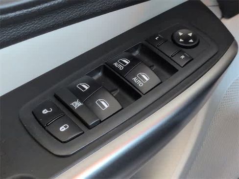 Used 2019 Jeep Cherokee Limited w/ Luxury Group image 41