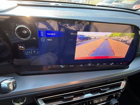 New 2026 Chevrolet Traverse LT image 24