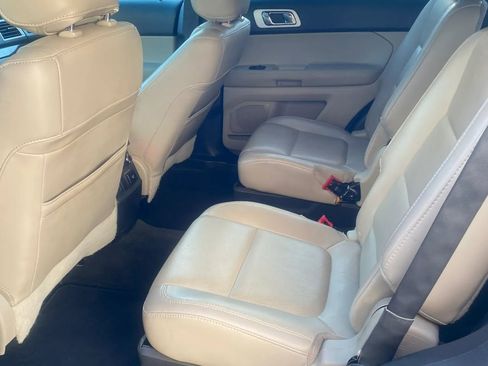 Used 2015 Ford Explorer Limited w/ Equipment Group 302A FWD image 11