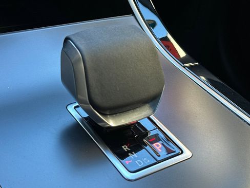 Certified 2025 Land Rover Range Rover Velar Dynamic SE image 25