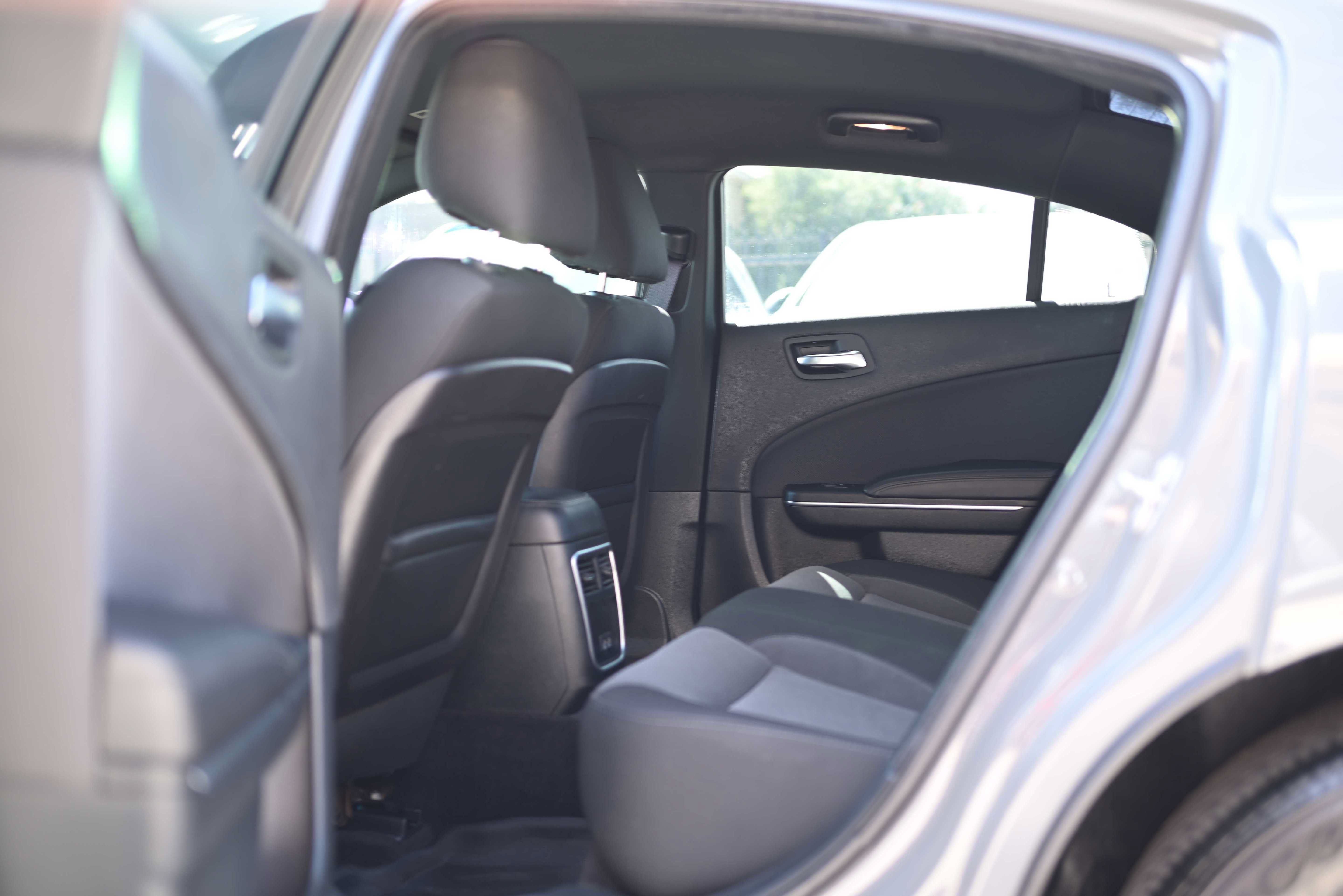 Used 2017 Dodge Charger SE RWD image 10