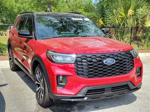 Used 2025 Ford Explorer ST-Line w/ Premium Package RWD image 8
