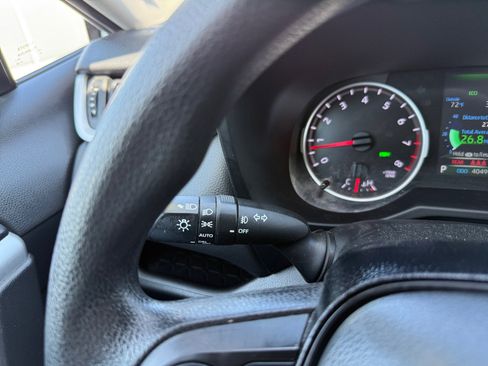 Used 2021 Toyota RAV4 XLE image 21