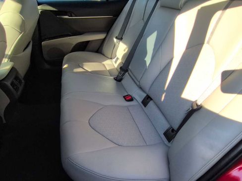 Used 2022 Toyota Camry XSE image 19